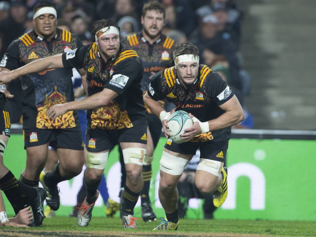 Taranaki duo re-sign with Gallagher Chiefs