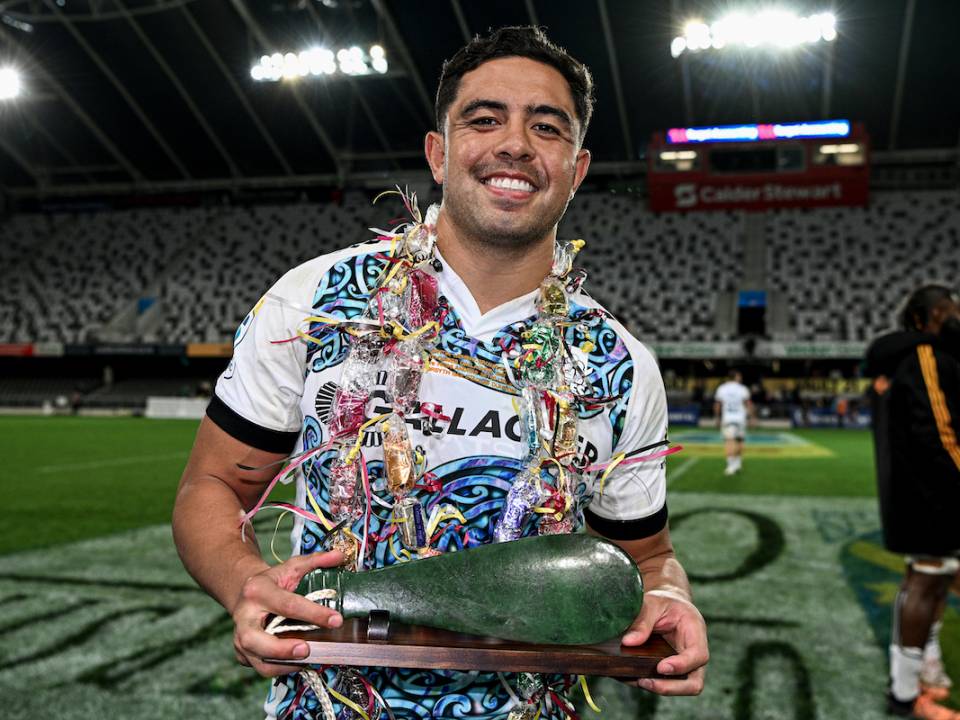 Anton Lienert-Brown commits to Gallagher Chiefs until the end of 2026